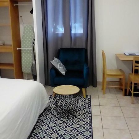 Appartement AAD1 Clamart 200 m du Tramway T6 st pavé blc avec cuisine séparée Exterior foto