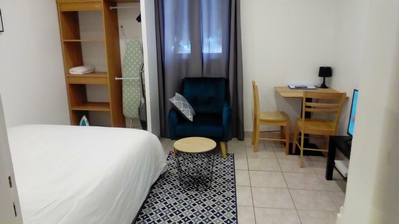 Appartement AAD1 Clamart 200 m du Tramway T6 st pavé blc avec cuisine séparée Exterior foto