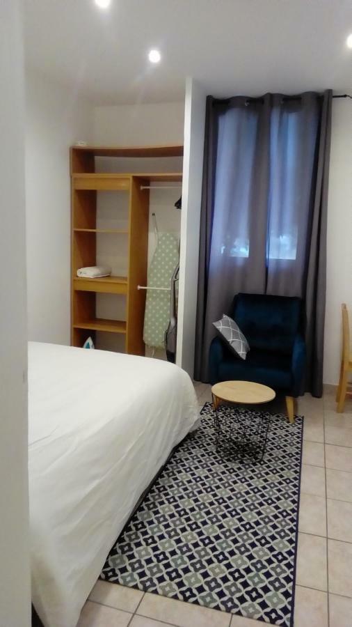 Appartement AAD1 Clamart 200 m du Tramway T6 st pavé blc avec cuisine séparée Exterior foto