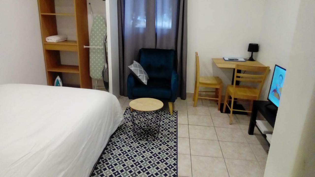 Appartement AAD1 Clamart 200 m du Tramway T6 st pavé blc avec cuisine séparée Exterior foto